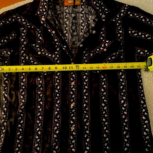 Unique Skull Snap Shirt - Picture 10 of 14